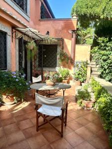 Gallery image of Alloggio Turistico indipendente con giardino in Frosinone