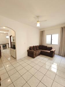 Kuchyň nebo kuchyňský kout v ubytování Casa com ar-condicionado no centro da cidade, bem localizada, 10min da praia a pé