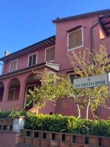 Το κτήριο όπου στεγάζεται  το διαμέρισμα