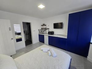 Η κουζίνα ή μικρή κουζίνα στο Comfortable at Albion's House +1 φωτογραφίες