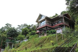 Το κτήριο όπου στεγάζεται  το δωμάτιο σε οικογενειακή κατοικία