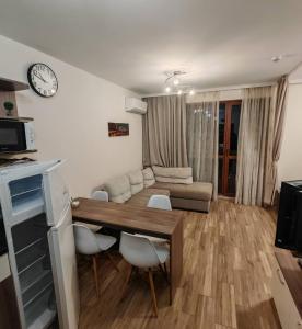 Nhà bếp/bếp nhỏ tại Luxury Studio Coastera Group 18 Cascadas