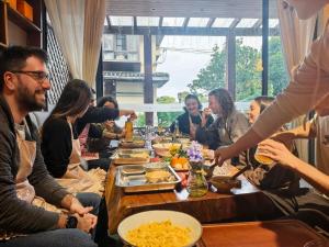 Φαγητό σε αυτό το ξενοδοχείο ή κάπου εκεί κοντά