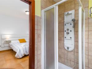 Koupelna v ubytování Amplia y cómoda casa en playa Ribera + 22 fotografií