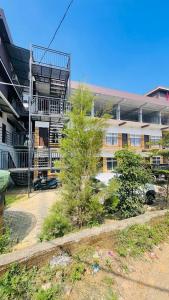 Budova, kde se hotel nachází + 19 fotografií