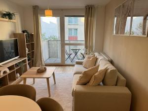 Μια τηλεόραση ή/και κέντρο ψυχαγωγίας στο 2BR, Balcony, Central, Donau, U6 & S-Bahn - BRN 38