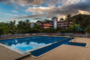 Swimmingpoolen hos eller tæt på Dandeli Jungle Valley Resort