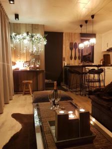 Khu vực ghế ngồi tại O'Noire, Viroinval Treignes