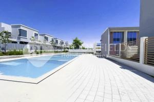 Bazén v ubytování Bloomfields Executive 1br Rukan nebo v jeho okolí