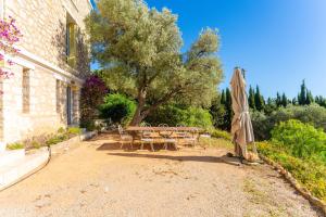 En have udenfor Vue Mer - Grande Terrasse - Jardin Privé & Parking