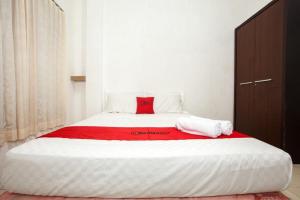 Fotografie z fotogalerie ubytování RedDoorz near Taman Bungkul v destinaci Surabaja