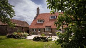 SelhamにあるAmbersham Houseのレンガ造りの家