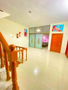 TV a/nebo společenská místnost v ubytování Hill Town Hotel Islamabad + 37 fotografií