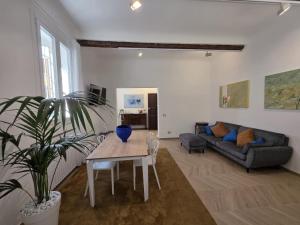 Istumisnurk majutusasutuses MWC - Modena via Ganaceto 100