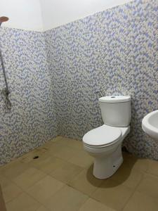 Phòng tắm tại Keur Amina +6 ảnh