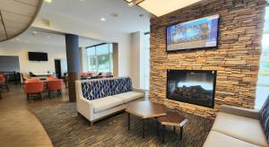 Μια τηλεόραση ή/και κέντρο ψυχαγωγίας στο Holiday Inn Express Philadelphia Penn's Landing by IHG