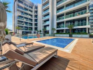 Πισίνα στο ή κοντά στο Azizi Riviera 63