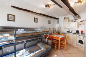 Η κουζίνα ή μικρή κουζίνα στο Agriturismo Le Pale