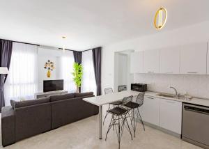 Η κουζίνα ή μικρή κουζίνα στο Solo Suite by HolidayKeys