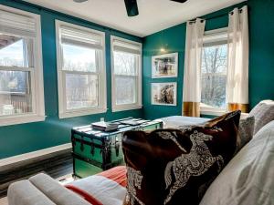 Χώρος καθιστικού στο Jockey's Lakeside Retreat