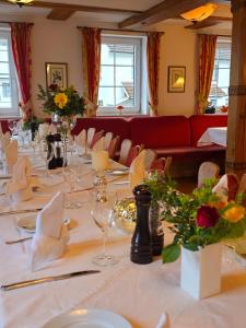 Εστιατόριο ή άλλο μέρος για φαγητό στο Hotel Post Jungingen