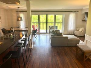 Posezení v ubytování Condo de luxe au pied de la montagne