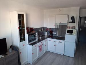 Kuchyň nebo kuchyňský kout v ubytování Studio Front de Mer Calais + 1 fotografie