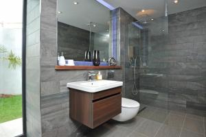 Ένα μπάνιο στο Ancarva +36 φωτογραφίες