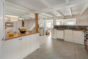 Köök või kööginurk majutusasutuses Samphire Cottage +18 fotot