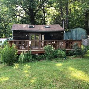 Zahrada ubytování Romantic Mountain Cabin with Stunning Views in Ulster County, New York