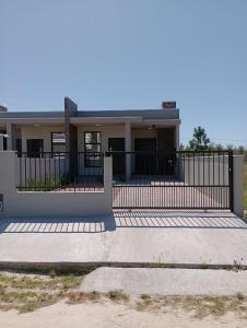 Το κτήριο όπου στεγάζεται  η παραθεριστική κατοικία