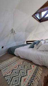 Postel nebo postele na pokoji v ubytování Domo en la Reserva El Yali, con jacuzzi privado