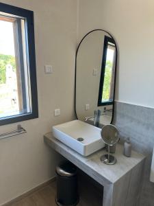 Φωτογραφία από το άλμπουμ του Appartement indépendant jusqu'à 10 personnes σε Saint-Germain-des-Champs +2 φωτογραφίες