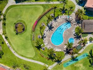 Bazén v ubytování Papakea L-106 nebo v jeho okolí