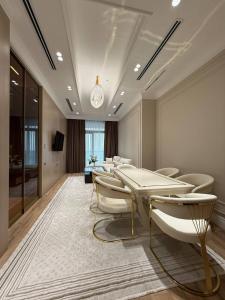 Μια τηλεόραση ή/και κέντρο ψυχαγωγίας στο Нест ван +3 φωτογραφίες