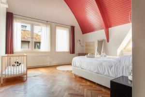 Ένα ή περισσότερα κρεβάτια σε δωμάτιο στο Luxe Villa with Pool and Sauna in Spijkerboor +34 φωτογραφίες