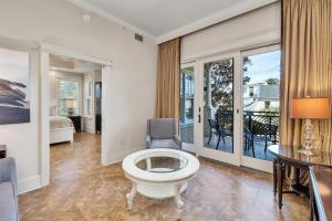 Χώρος καθιστικού στο Sea Gate #105