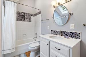 Ένα μπάνιο στο SS52: 52 Surfsong +43 φωτογραφίες