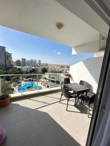 Μπαλκόνι ή βεράντα στο Caesar Resort Studio, North Cyprus, Long Beach