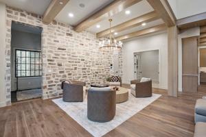 Vannituba majutusasutuses Pont de Rêves: Luxe Sundance Riverfront Chateau +63 fotot