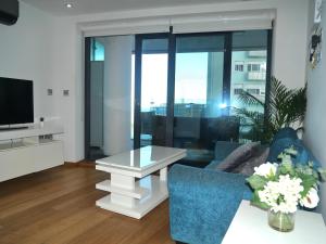 Μια τηλεόραση ή/και κέντρο ψυχαγωγίας στο Hidden Gem at Luxurious Ocean Village