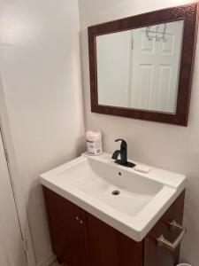 Φωτογραφία από το άλμπουμ του South Mountain Savings Room 2 στο Φοίνιξ +7 φωτογραφίες