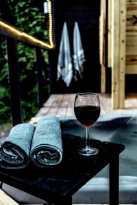 Fotografie z fotogalerie ubytování Private Couples Retreat Scenic Hottub -Fireplace v destinaci Blue Ridge