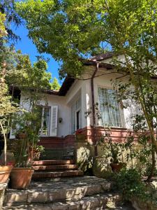 Το κτήριο όπου στεγάζεται  η βίλα