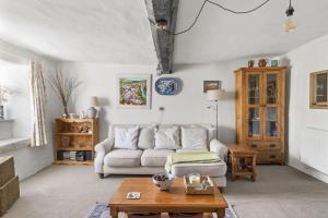 Istumisnurk majutusasutuses Thatched Cottage & Tranquil Gardens Gated Parking