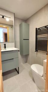 Koupelna v ubytování Casa Marali Ski & Bike Formigal