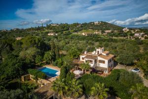 an aerial view of a house with a swimming pool at Villa Morea in Manacor