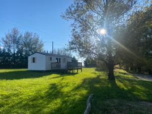 Κήπος έξω από το Camping La Motte