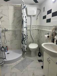 Ένα μπάνιο στο Avram019