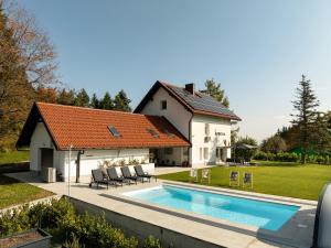 Bazén v ubytování Villa Aurelia s bazenom i saunom- Gorski kotar nebo v jeho okolí